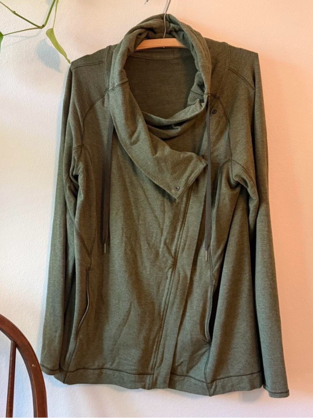 Lululemon Jacket East Coast Wrap green size 10